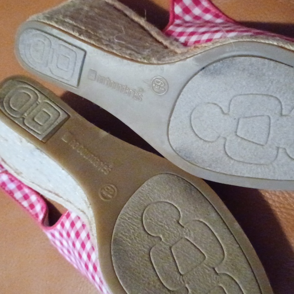 - No Boundaries Red Gingham Peep Toe Wedges - Picture 6 of 7